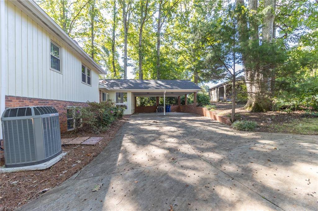 Winston-salem, NC 27104,681 Brentwood CT