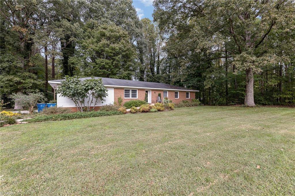 Mocksville, NC 27028,360 Country LN