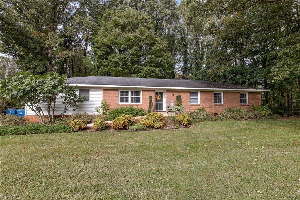 Mocksville, NC 27028,360 Country LN