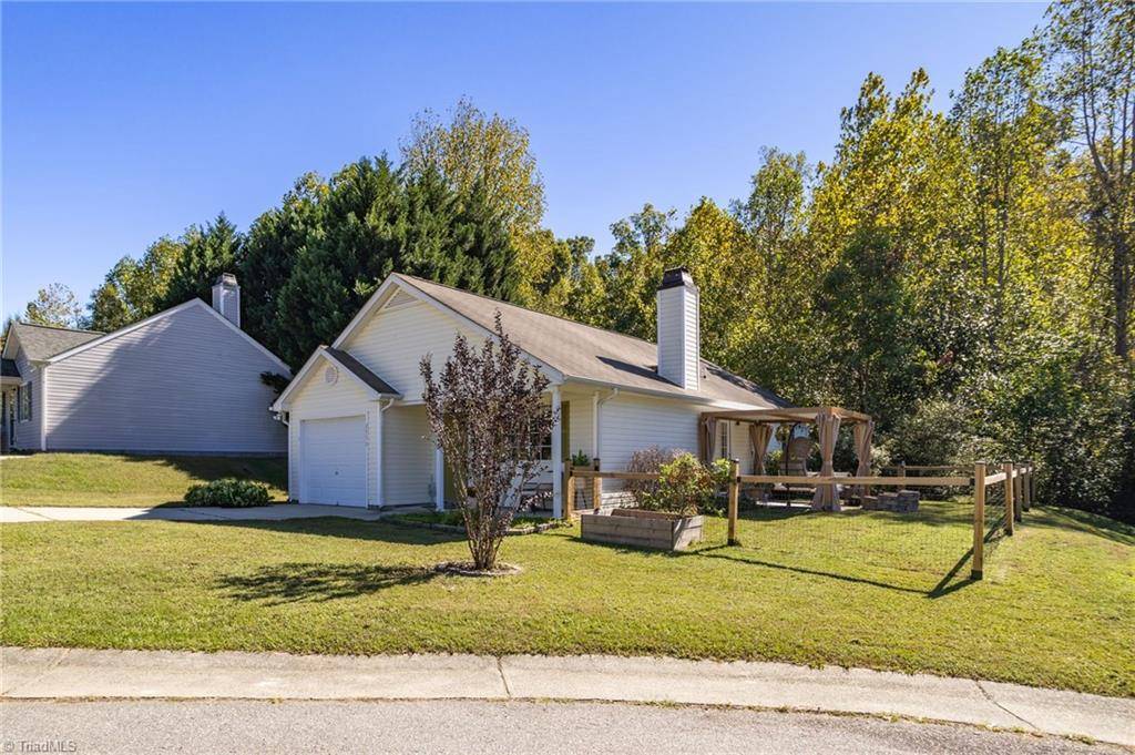 Winston-salem, NC 27103,2570 Stratford Lake RD