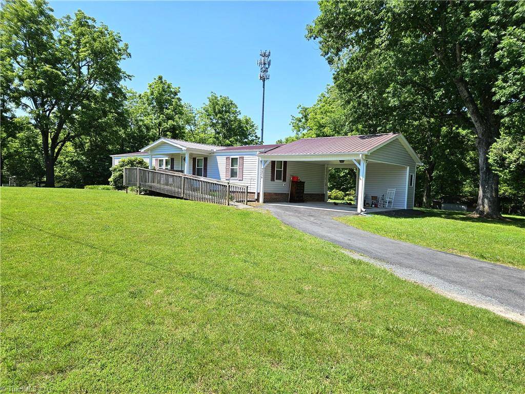 Walnut Cove, NC 27052,7364 Walnut Cove RD