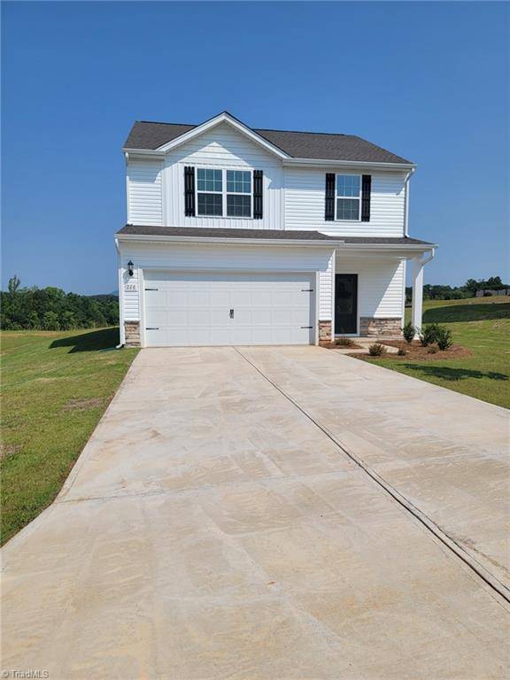 King, NC 27021,228 Dixieland CT
