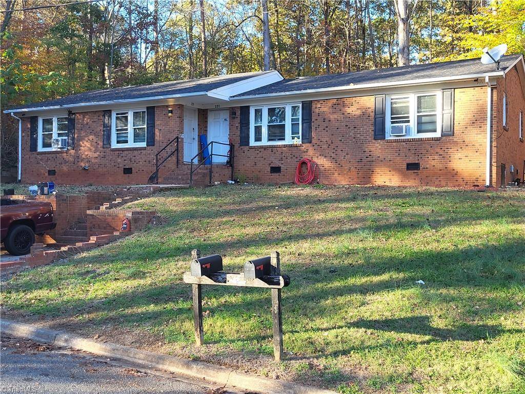 Lexington, NC 27295,233 Flynt ST