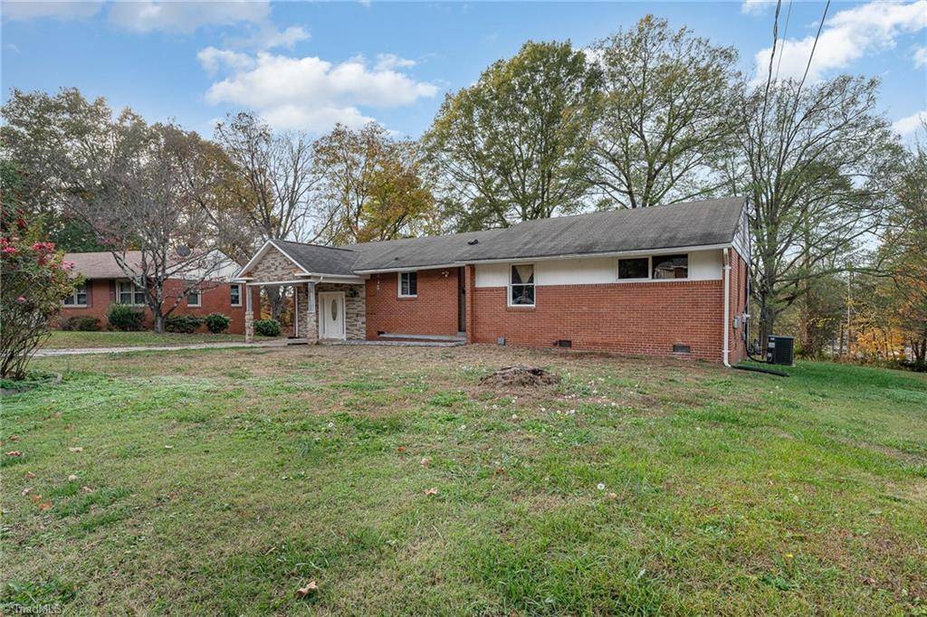 Winston-salem, NC 27127,1033 Cloister DR