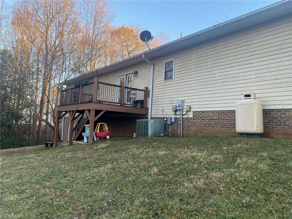 North Wilkesboro, NC 28659,246 Yale ST