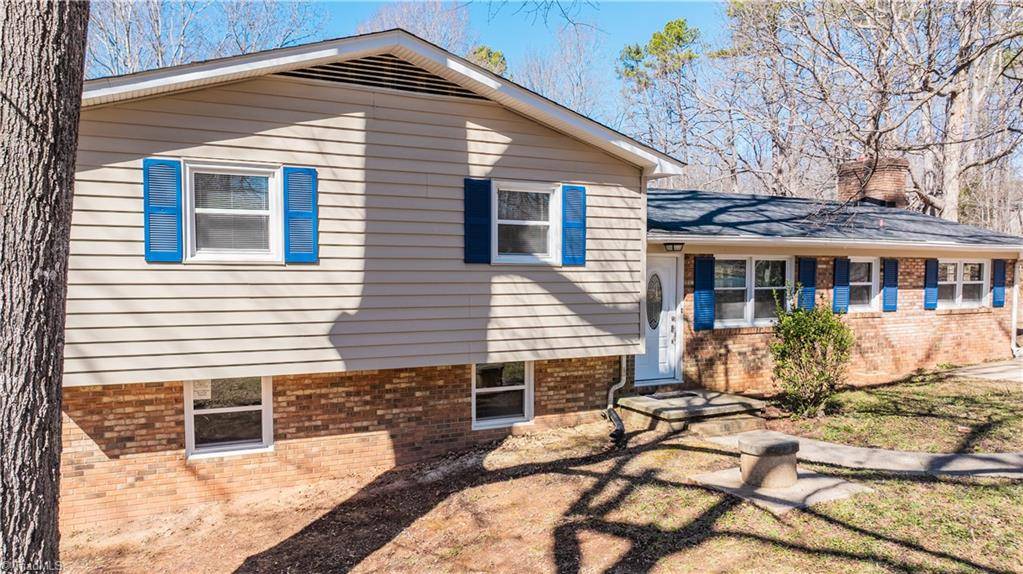 Asheboro, NC 27205,902 Oakwood Acres RD