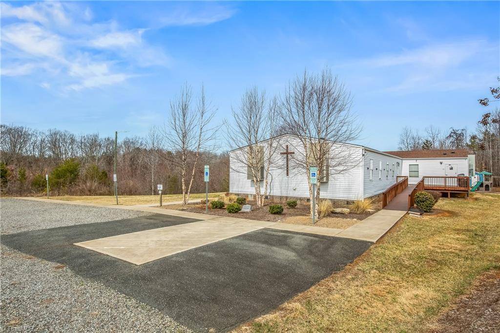 King, NC 27021,1255 Mountain View RD