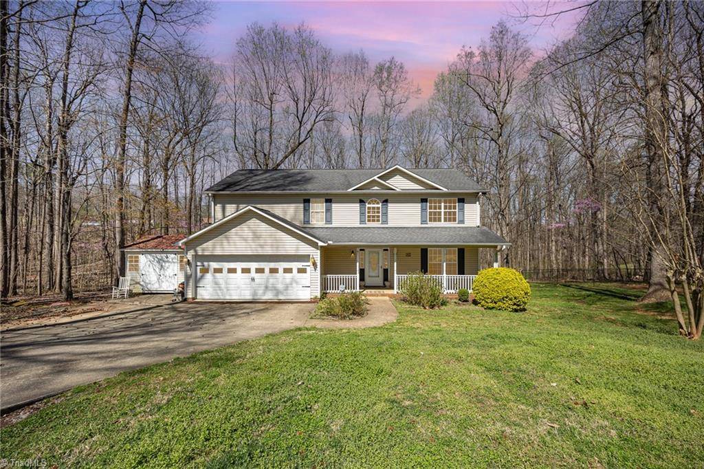 Thomasville, NC 27360,215 Blakes CT