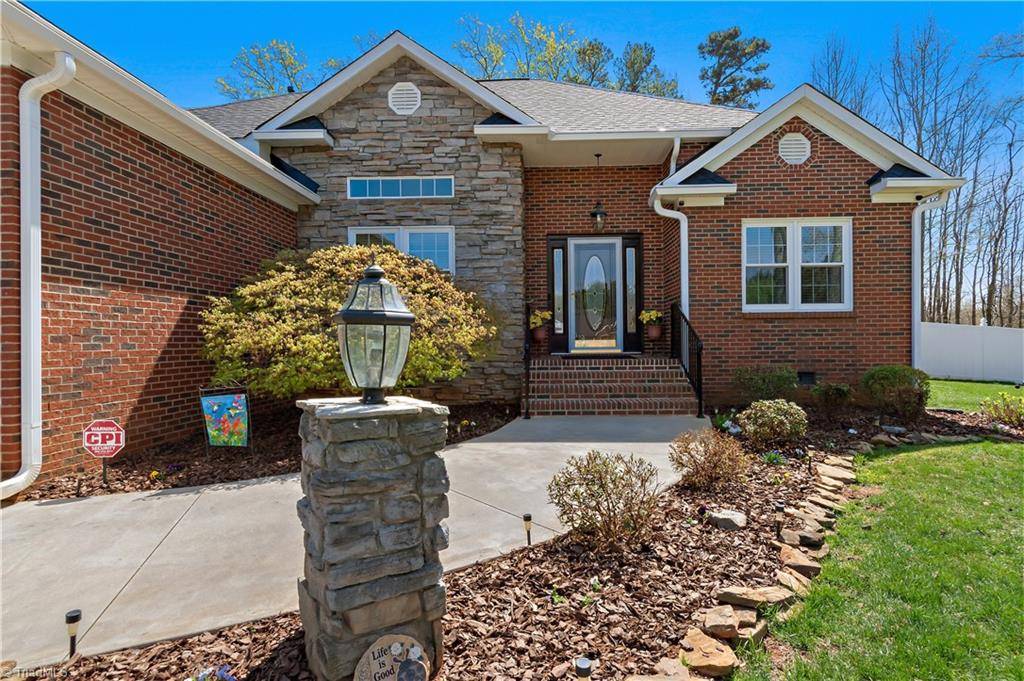 Clemmons, NC 27012,110 Rustinburg CT