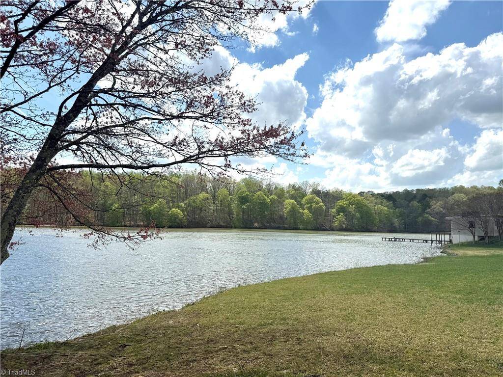 Winston-salem, NC 27106,2504 Raspberry Hill DR