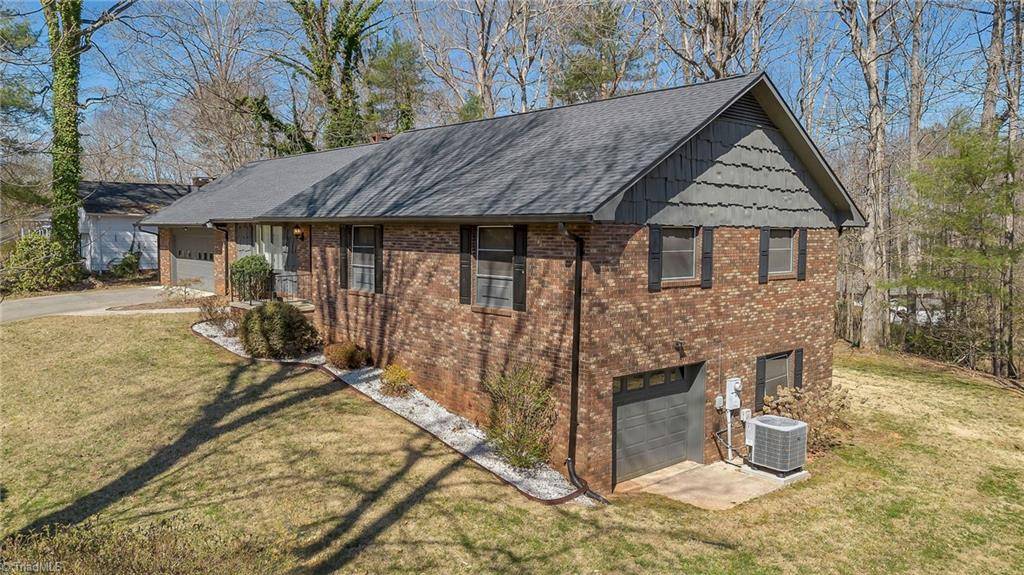 North Wilkesboro, NC 28659,207 Cedar LN