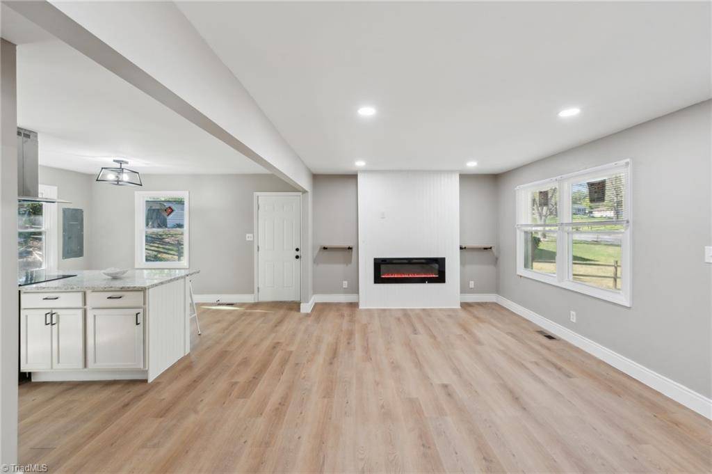 High Point, NC 27260,1014 Charing Cross LN