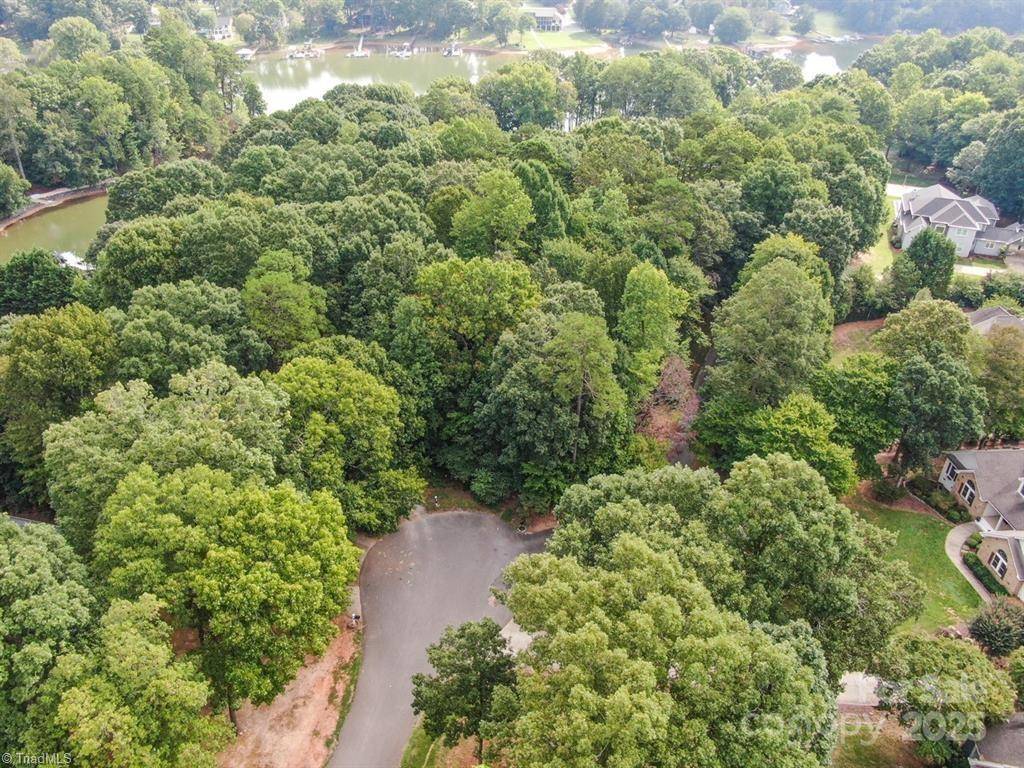 Mooresville, NC 28117,145 Bridle path LN