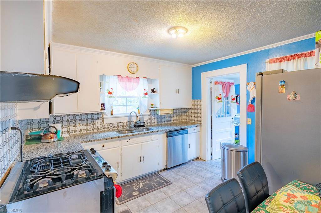 Asheboro, NC 27203,941 Lee ST
