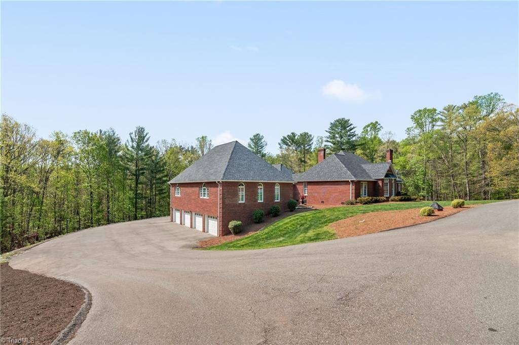 Mount Airy, NC 27030,376 Lawrelyn DR