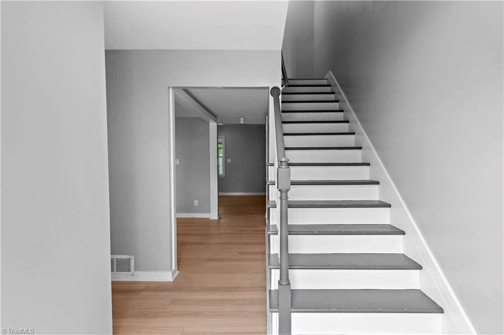 Winston-salem, NC 27103,2906 Saint Marks RD #B