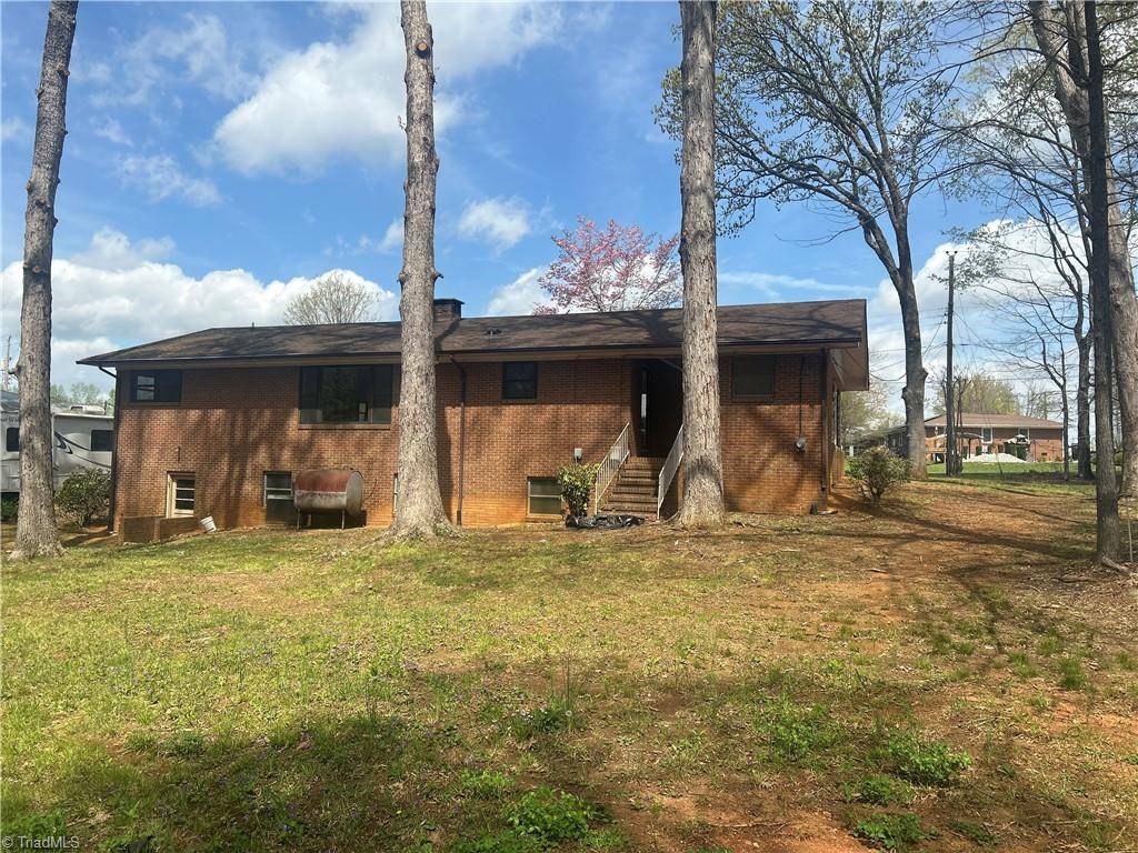 Thomasville, NC 27360,303 Lawing DR