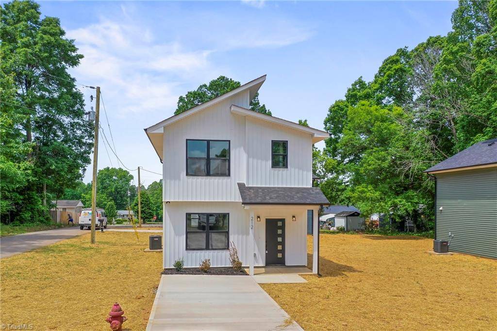 Liberty, NC 27298,212 S Carter ST