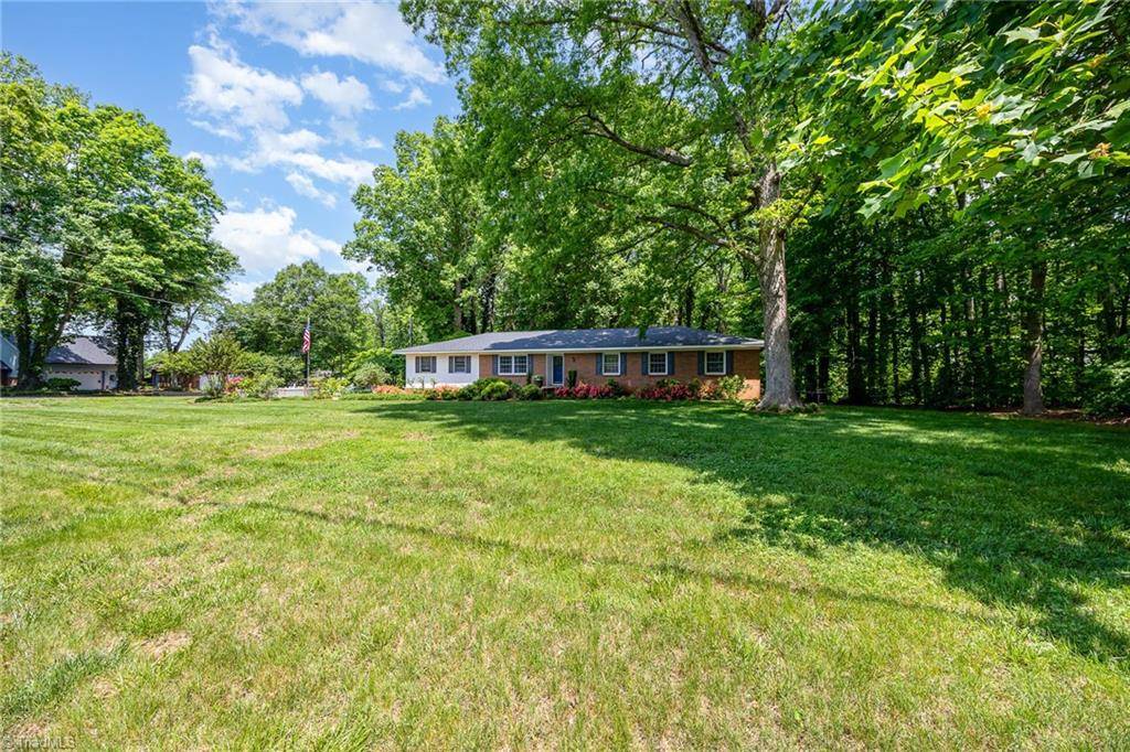 Mocksville, NC 27028,360 Country LN