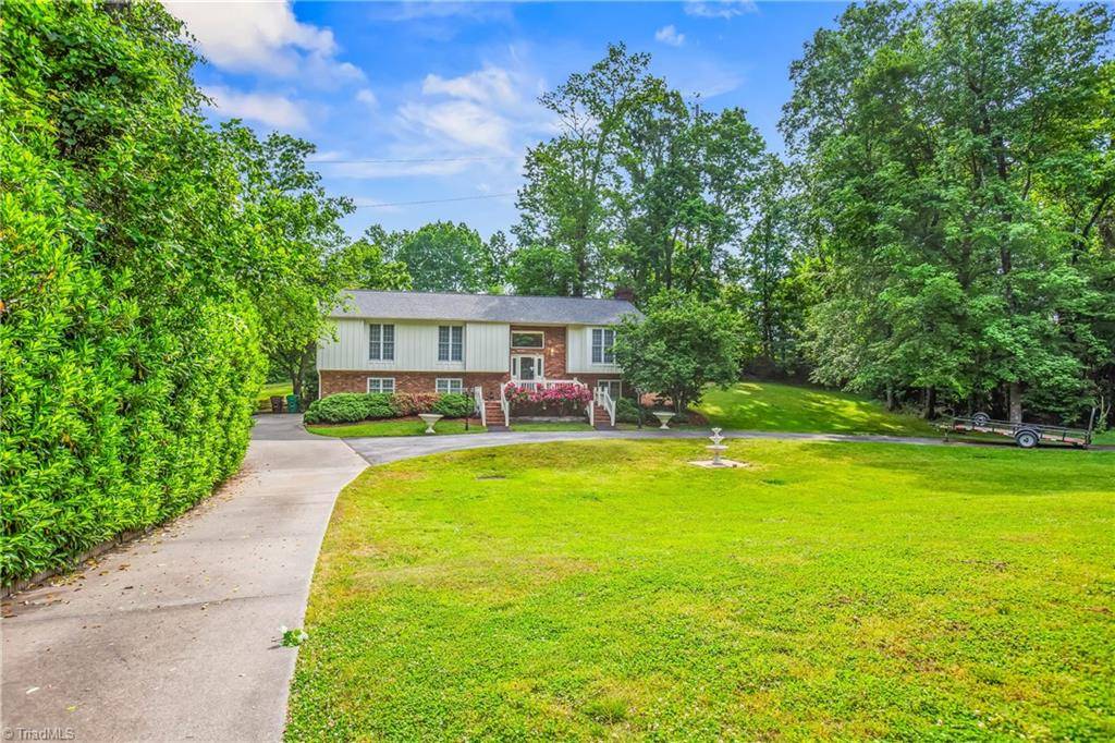 High Point, NC 27262,931 Nottingham RD