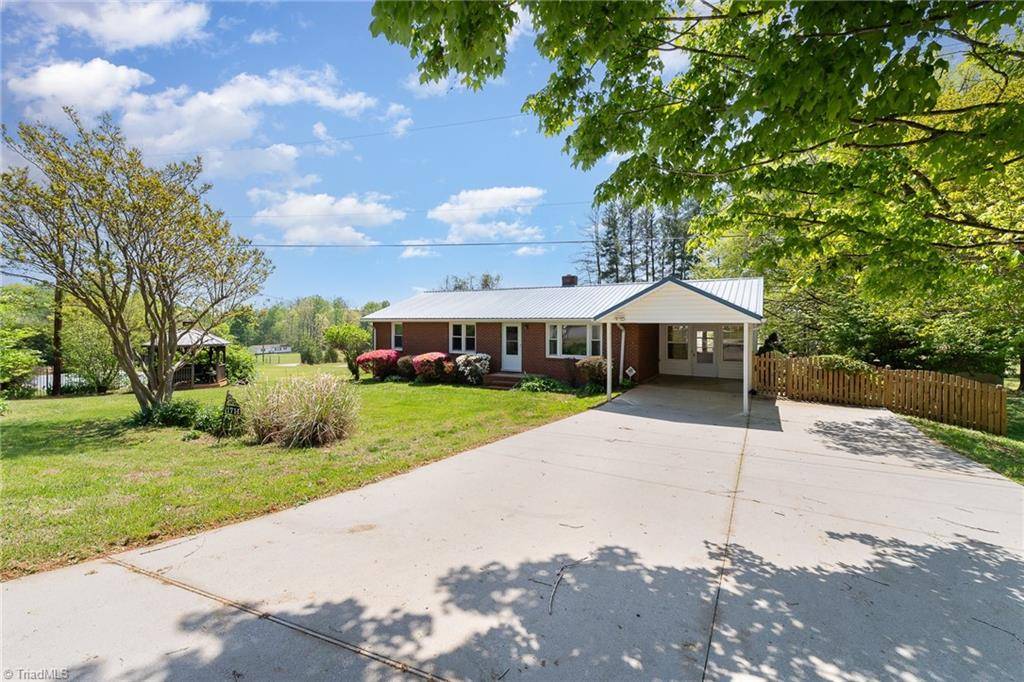 Winston-salem, NC 27103,1711 Ploughboy LN