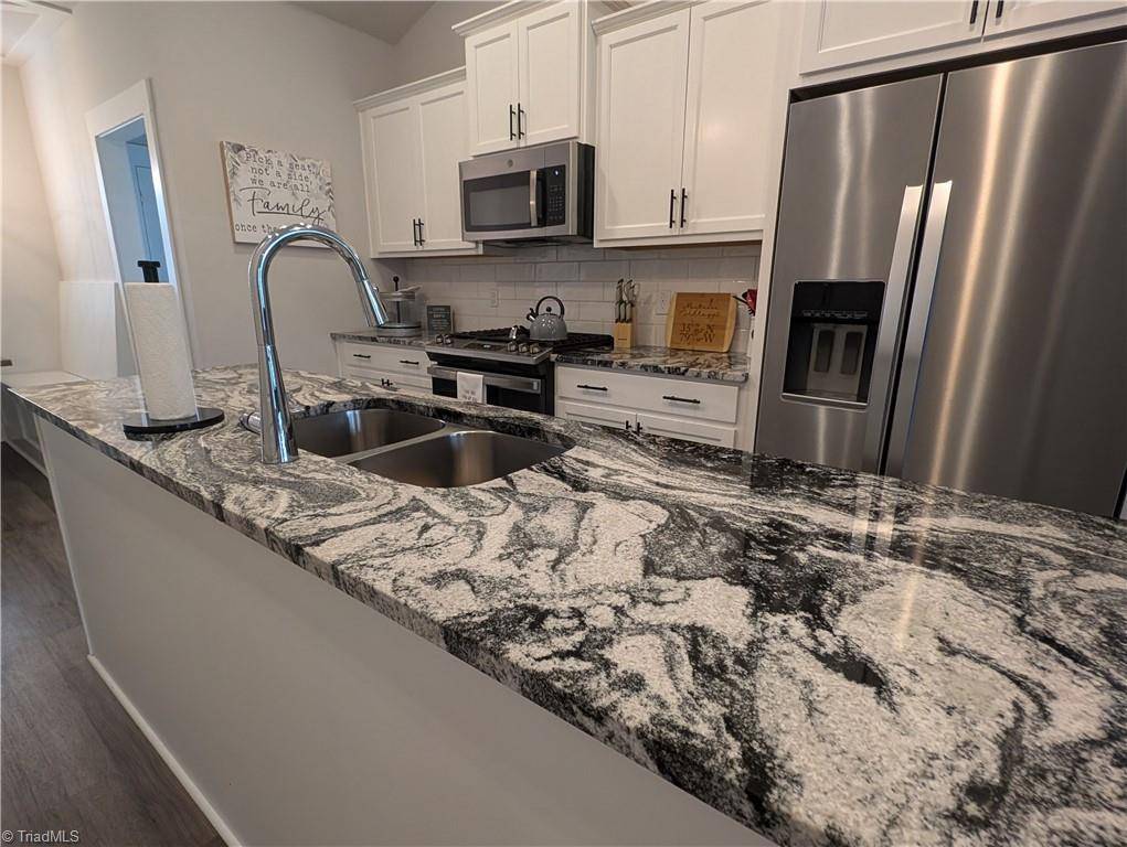 Greensboro, NC 27407,3904 Lundin DR