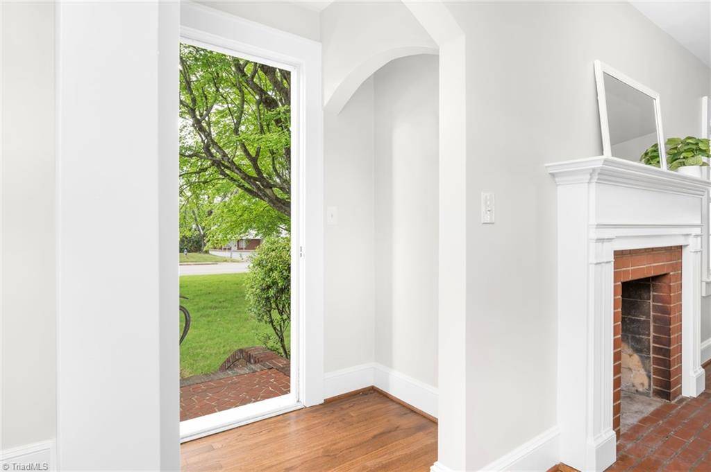 Yadkinville, NC 27055,104 N Madison ST
