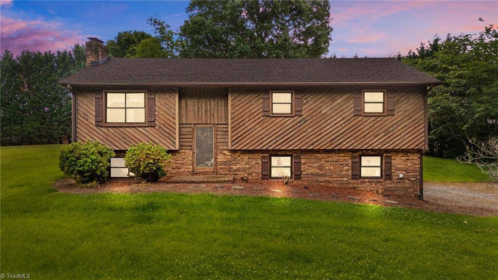 Winston-salem, NC 27107,424 Raye DR