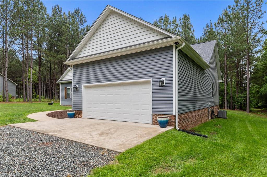 Burlington, NC 27217,1850 Willie Pace RD