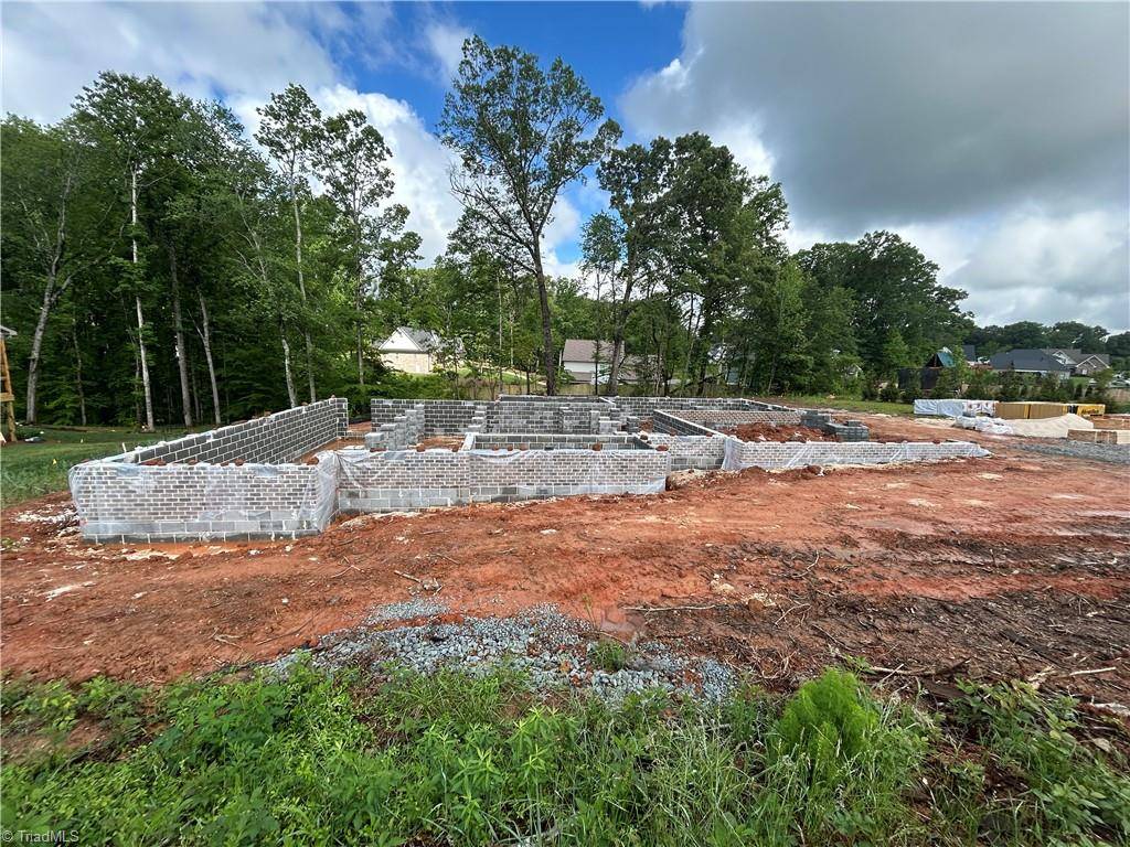 Lewisville, NC 27023,8933 Maltese CT