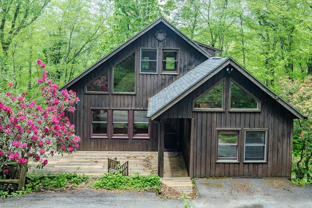 Boone, NC 28607,680 Timberlane DR