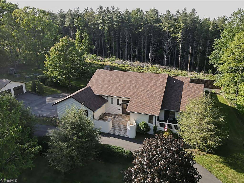 Glade Valley, NC 28627,252 Deer RUN
