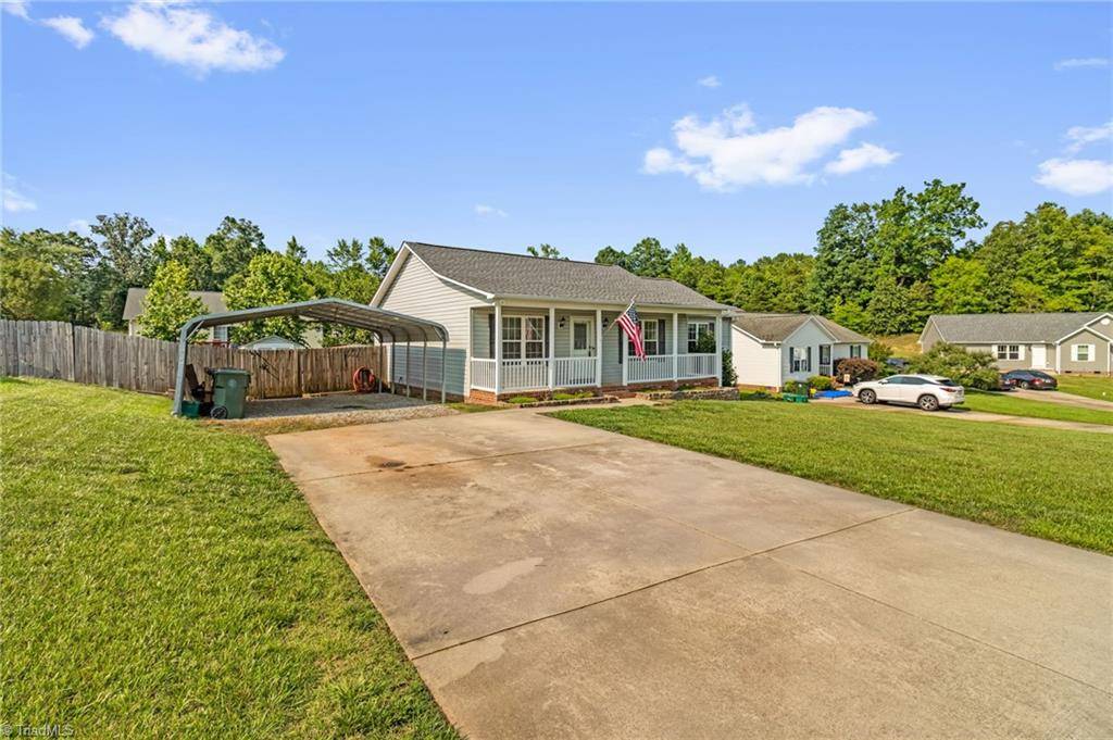 Thomasville, NC 27360,5 Buck Forest LN