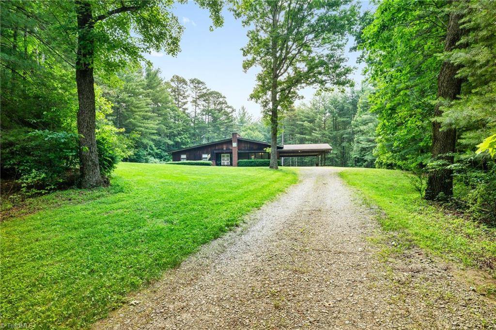 Wilkesboro, NC 28697,241 Oak LN