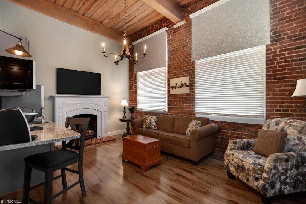 Winston-salem, NC 27101,200 Brookstown AVE #B