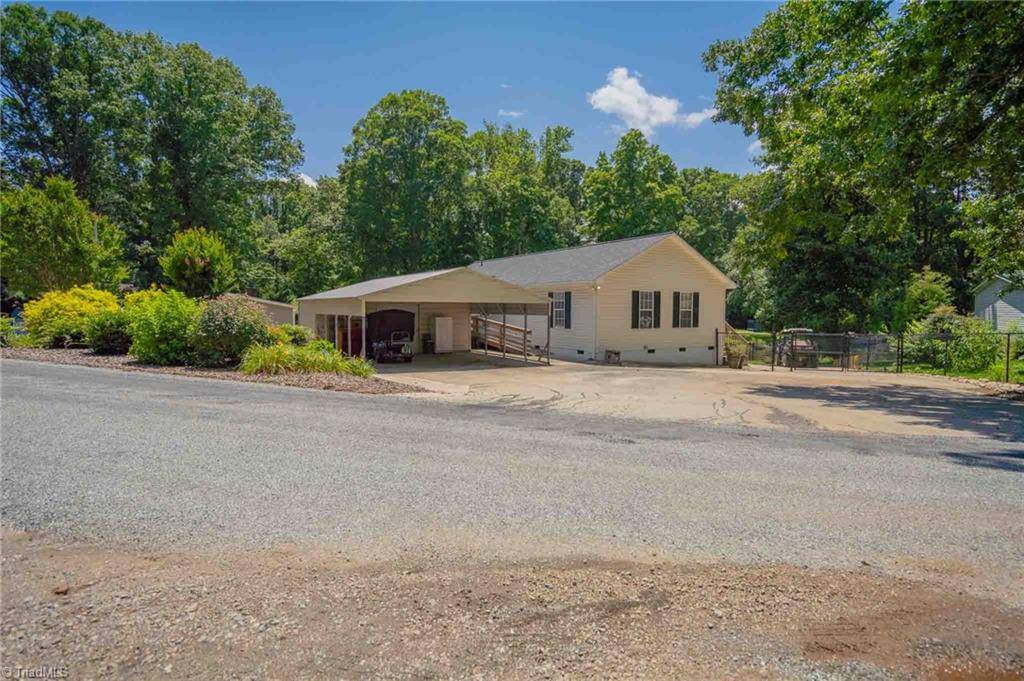 Lexington, NC 27292,247 S Shore DR