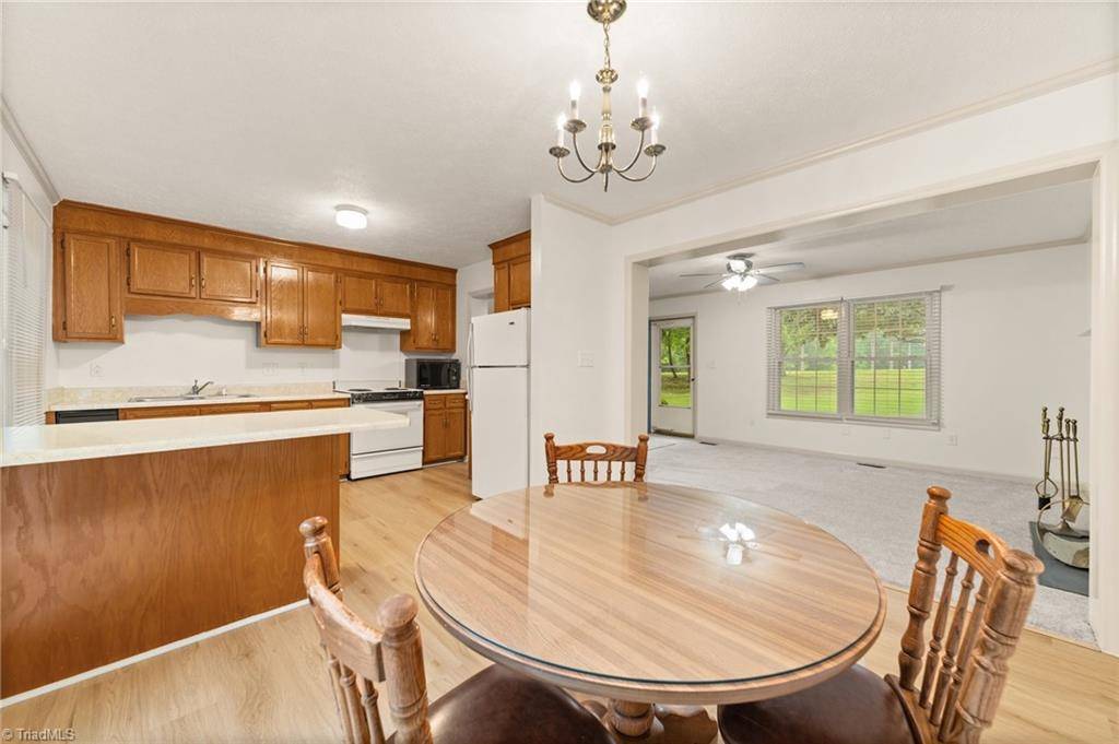 Reidsville, NC 27320,492 Monroeton Golf Course RD