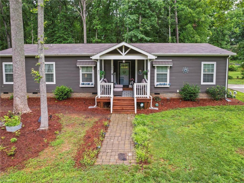 Lexington, NC 27292,142 Hickory RD