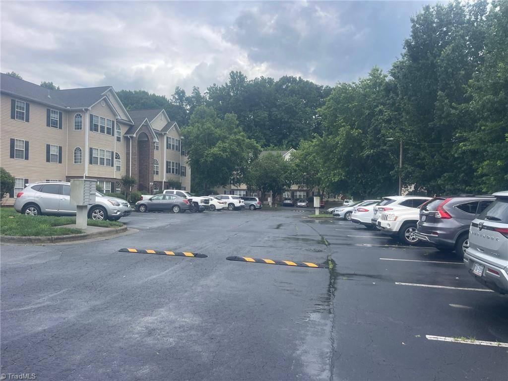 Winston-salem, NC 27127,221 Ivy Glen CT