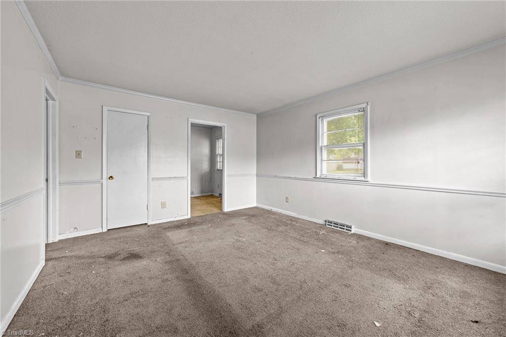 Burlington, NC 27215,1402 Tarleton AVE