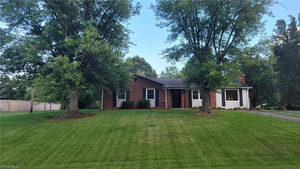 King, NC 27021,313 Farmstead RD