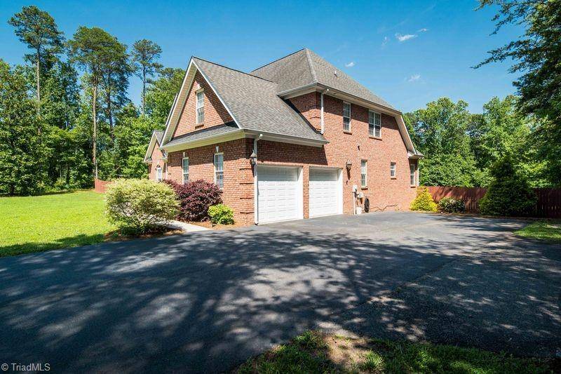 Winston-salem, NC 27107,4176 Gumtree RD