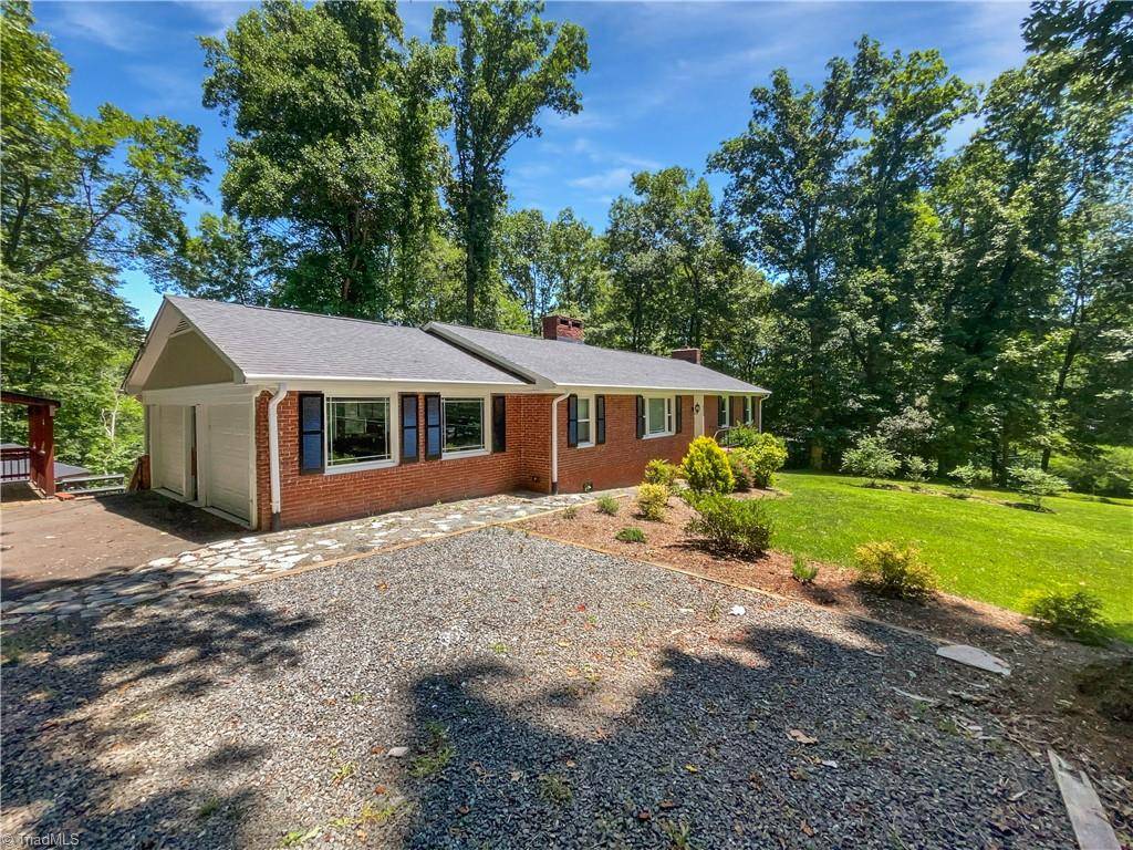 Pfafftown, NC 27040,3230 High Cliffs RD