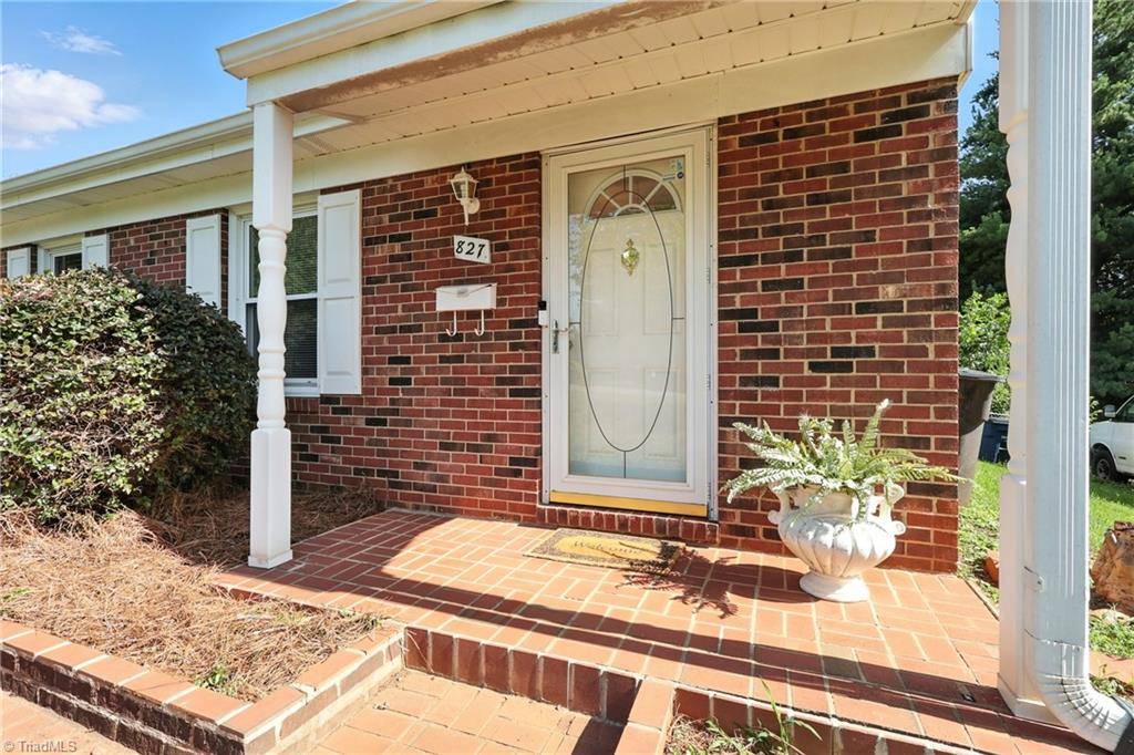 Winston-salem, NC 27107,827 Woodcote DR