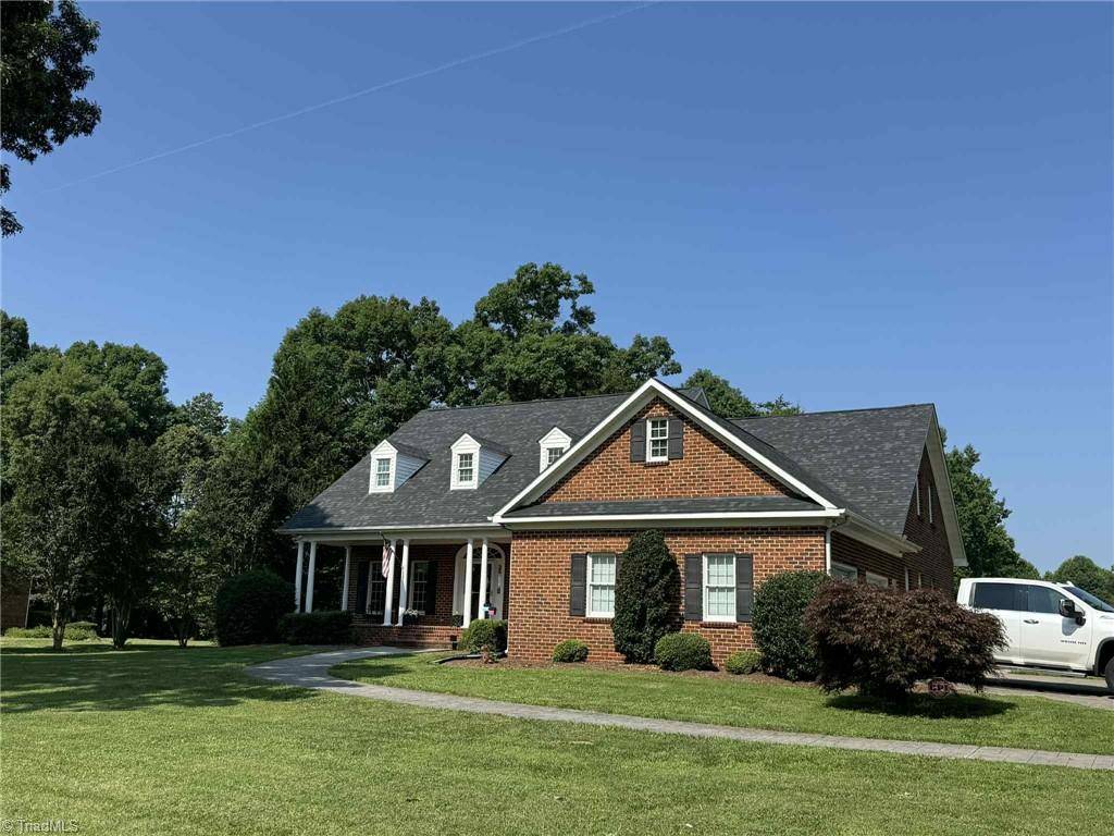 Yadkinville, NC 27055,2553 Country Club RD
