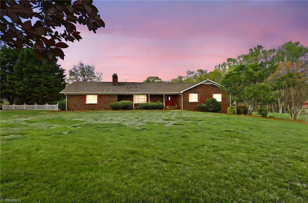 Statesville, NC 28625,173 Chestnut Grove RD