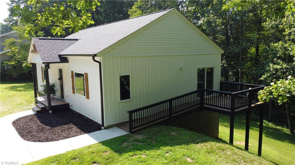 Pilot Mountain, NC 27041,148 Buena Vista DR