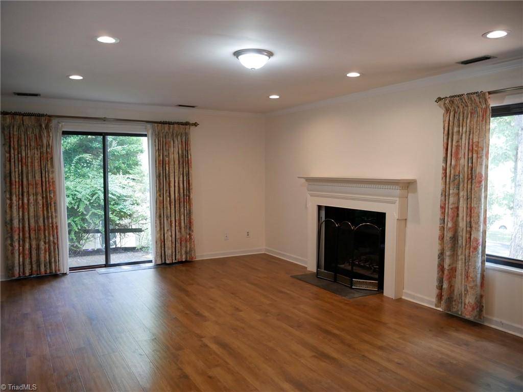 Winston-salem, NC 27104,211 Lamplighter CIR