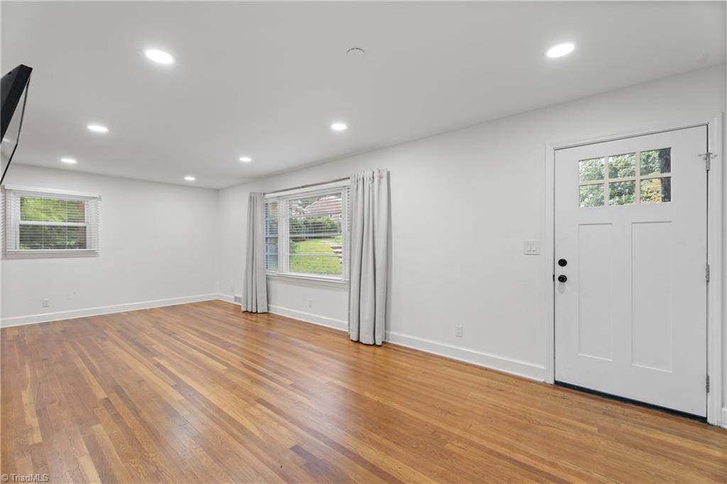 Winston-salem, NC 27103,1366 Pinebluff RD