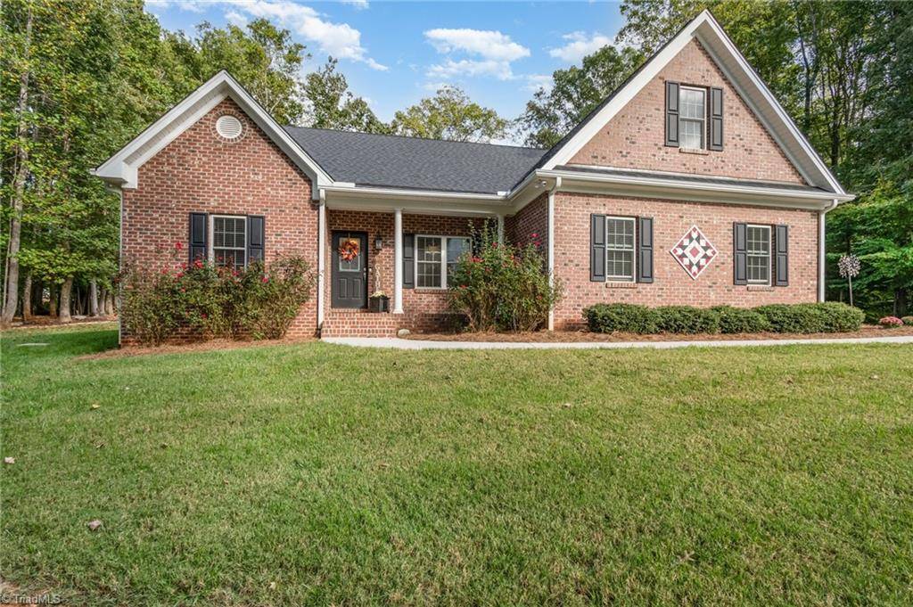 Mocksville, NC 27028,125 Drayton CT